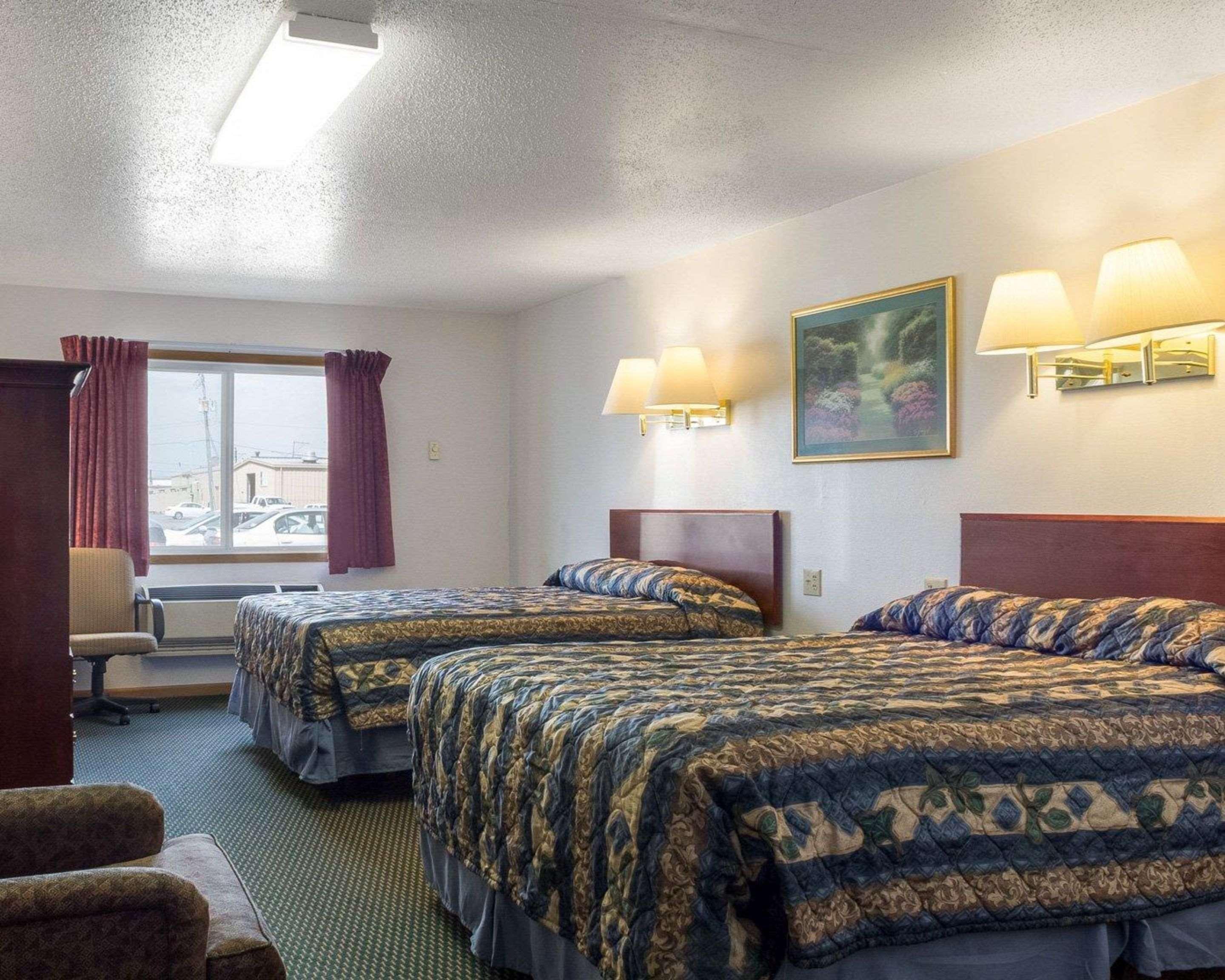 Rodeway Inn West Fargo Exterior foto